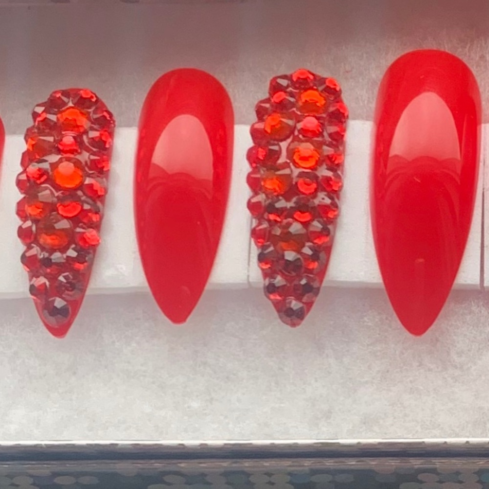 “Mrs. Valentine” Press on Nails